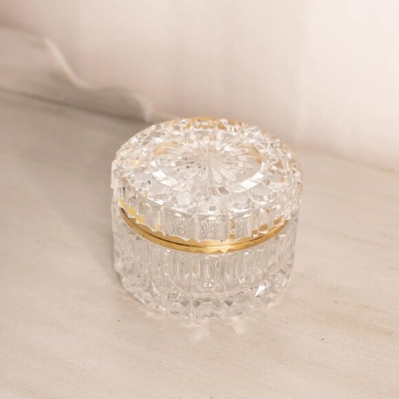Vintage Medium Circular Clear Crystal Glass Hinged Lidded Jar - Picture 4 of 6
